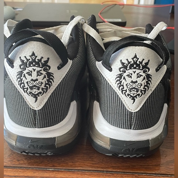 NIKE Lebron Witness VII. - Picture 5 of 6